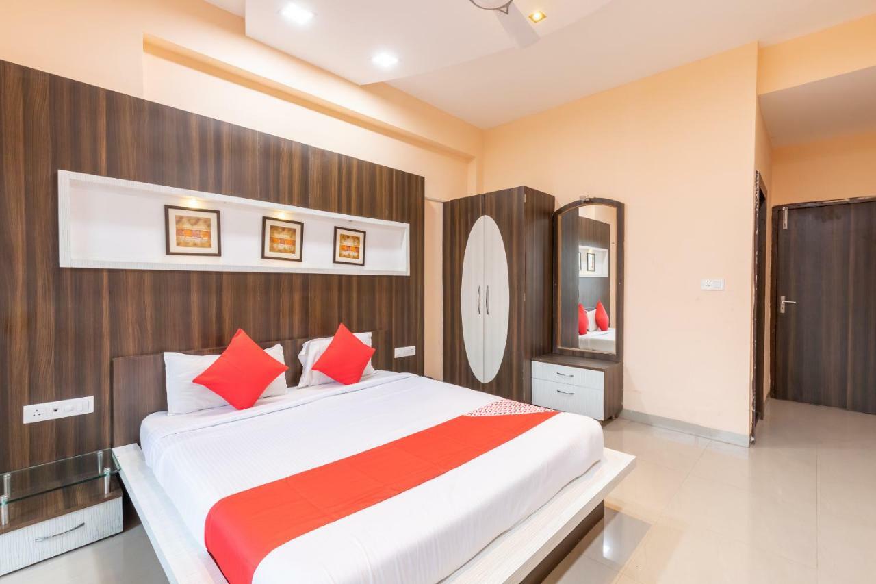 Oyo 42910 Hotel Rudra Palace Ratlām Exteriér fotografie