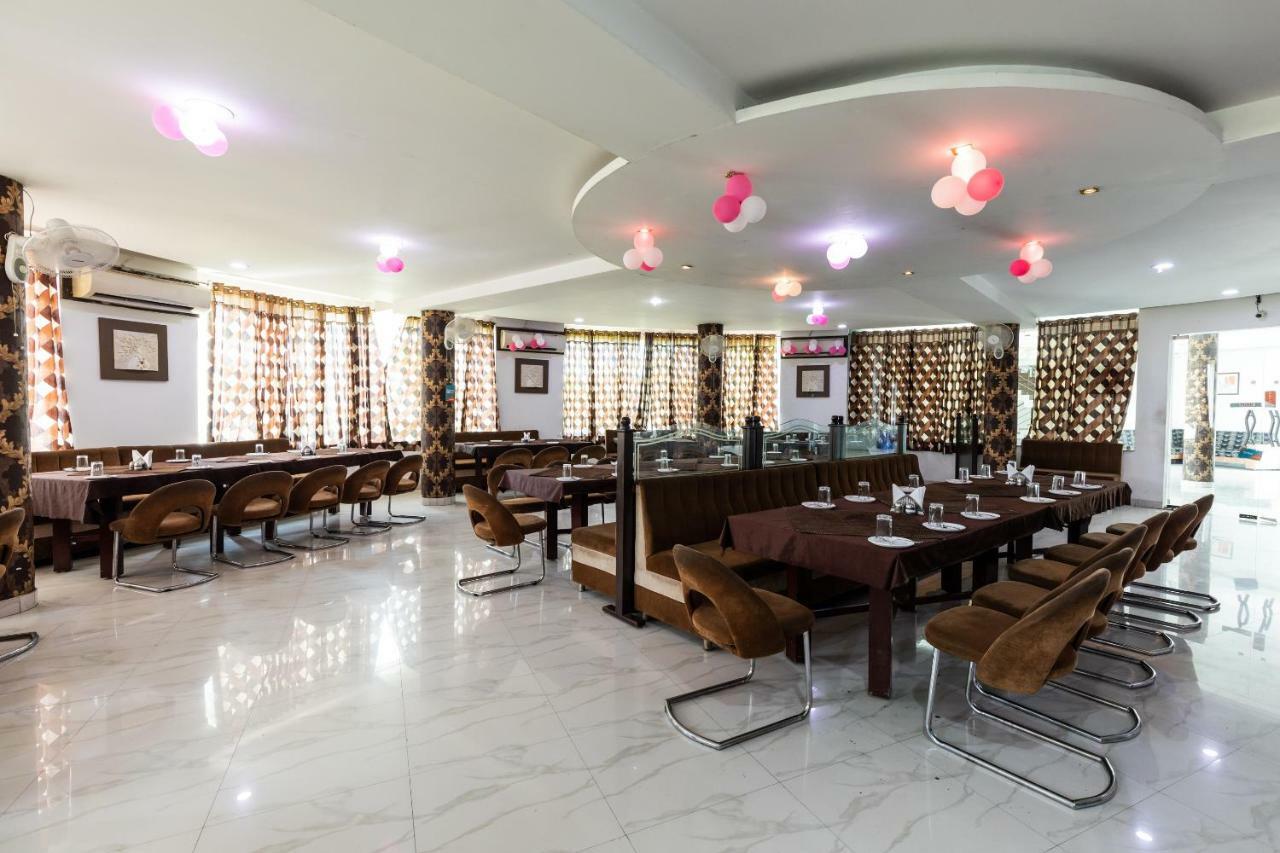Oyo 42910 Hotel Rudra Palace Ratlām Exteriér fotografie