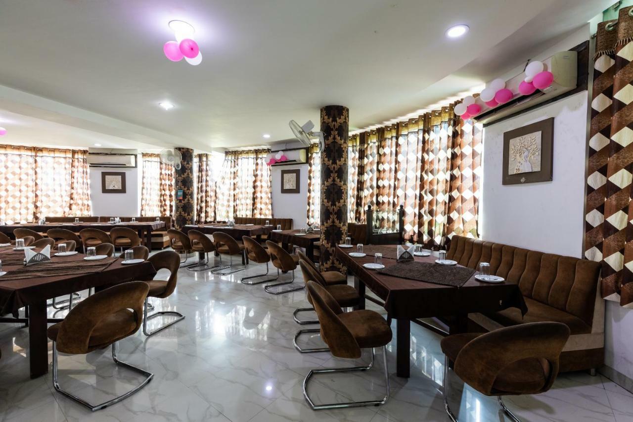 Oyo 42910 Hotel Rudra Palace Ratlām Exteriér fotografie